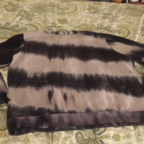 Black and Gray Tie-Dye Long Sleeve Top - Picture 5 of 13